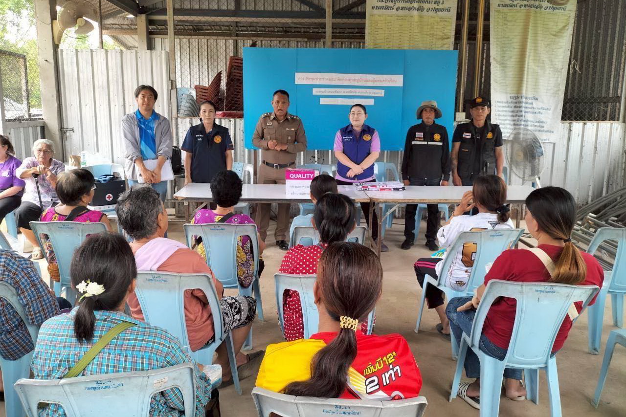 🌈 สำนักงานพัฒนาชุมชนอำเภอหนองเสือ “ร่วมลงพื้นที่ ผนึกกำลังชุมชนปลอดยาเสพติดตามนโยบายกวาดล้างยาเสพติด (No Drugs No Dealers)” ✨